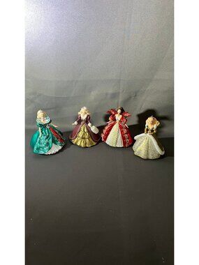 Holiday Barbie 1995 Hallmark Keepsake Ornament Set